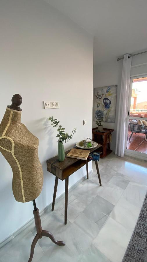 Ikram Front Beach Bermuda Beach Apartman Estepona Kültér fotó